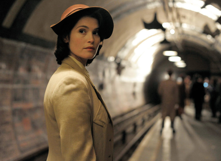 Gemma Arterton in Their Finest (Ihre beste Stunde, 2016)