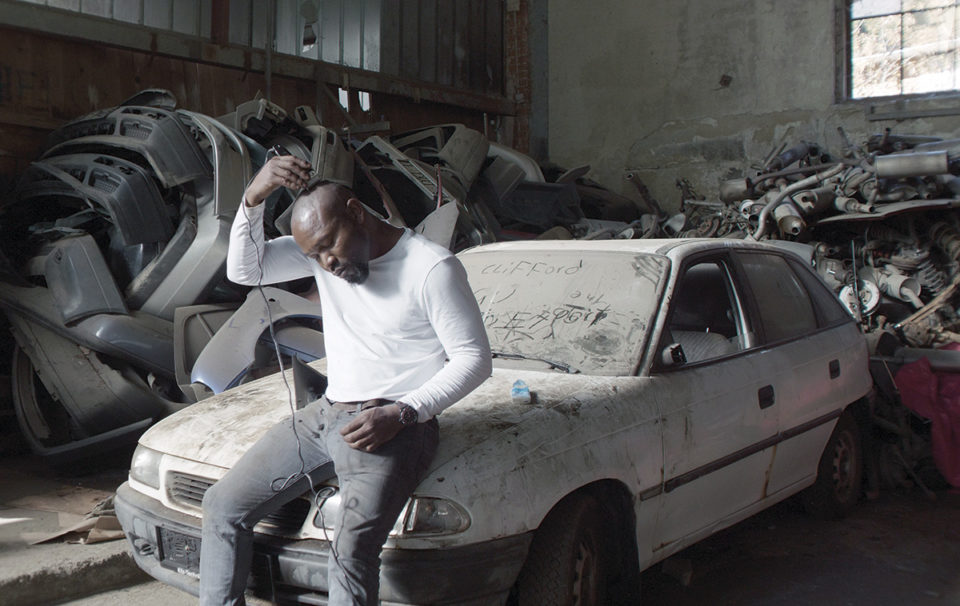 Bewegungen eines nahen Bergs