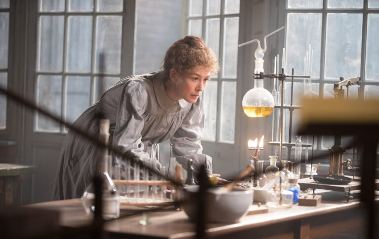 Marie Curie – Elemente des Lebens / Radioactive