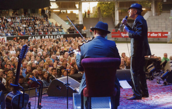 Hallelujah: Leonard Cohen, A Journey, A Song