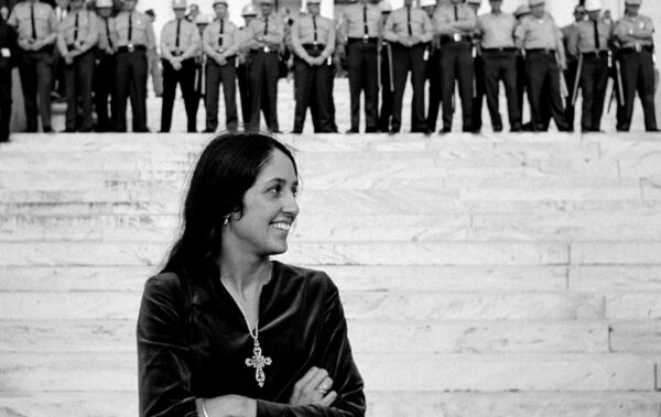 Joan Baez I Am a Noise