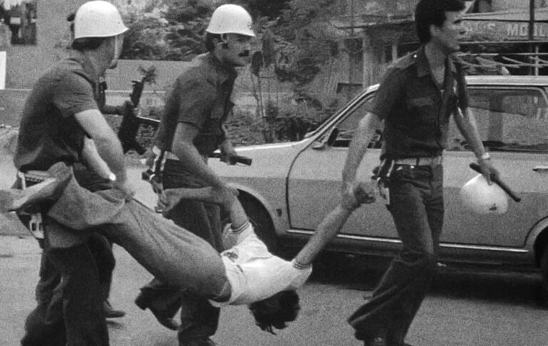 Narben eines Putsches