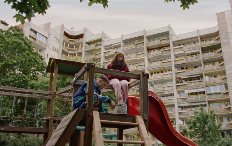 Wenn du Angst hast nimmst du dein Herz in den Mund und lächelst