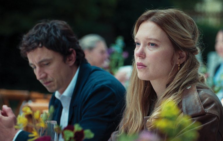 Laurence Rupp als Philip und seine Frau Lucy gespielt von Léa Seydoux in Gentle Monster