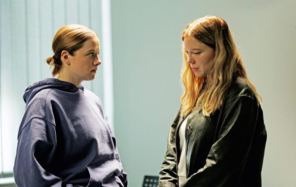 Jella Haase und Léa Seydoux in „Gentle Monster“